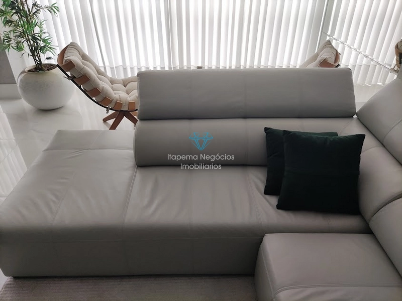 Apartamento à venda em Meia Praia, localizado na segunda quadra: 27ª foto da galeria de imagens do imóvel