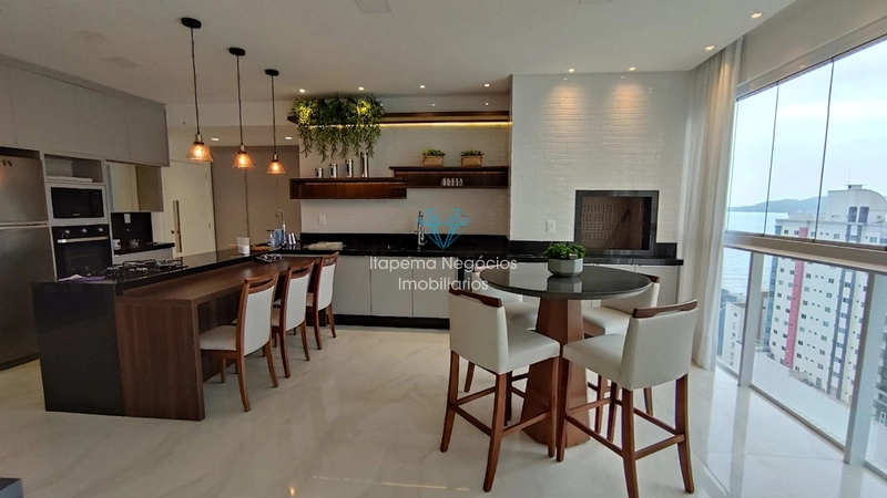 Apartamento à venda em Meia Praia, localizado na segunda quadra: 3ª foto da galeria de imagens do imóvel