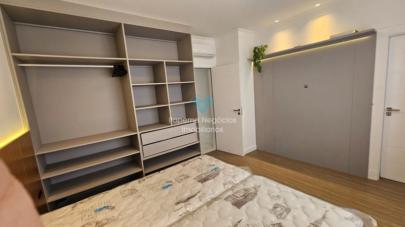Apartamento à venda em Meia Praia, localizado na segunda quadra: 45ª foto da galeria de imagens do imóvel