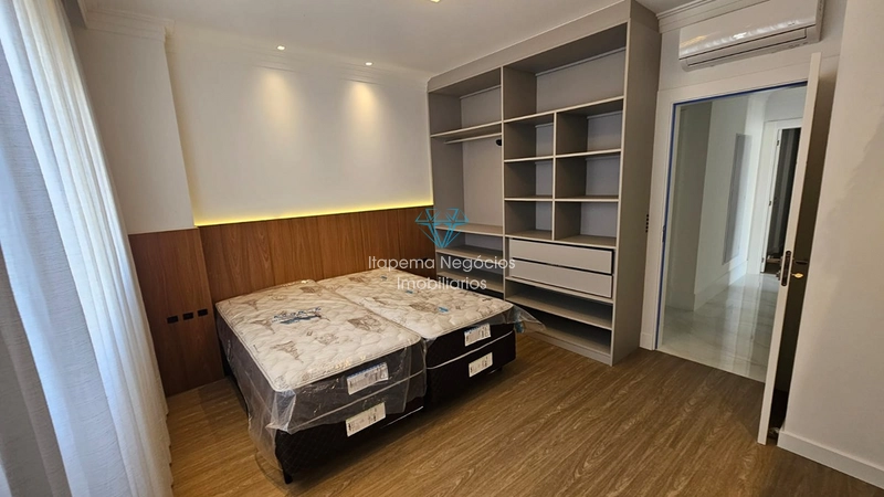 Apartamento à venda em Meia Praia, localizado na segunda quadra: 46ª foto da galeria de imagens do imóvel