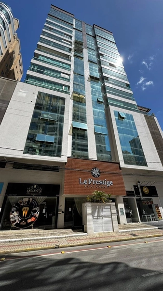 Apartamento com 3 Suítes e 3 Vagas na Segunda Quadra do Mar – 158 m² de Área Privativa: 33ª foto da galeria de imagens do imóvel