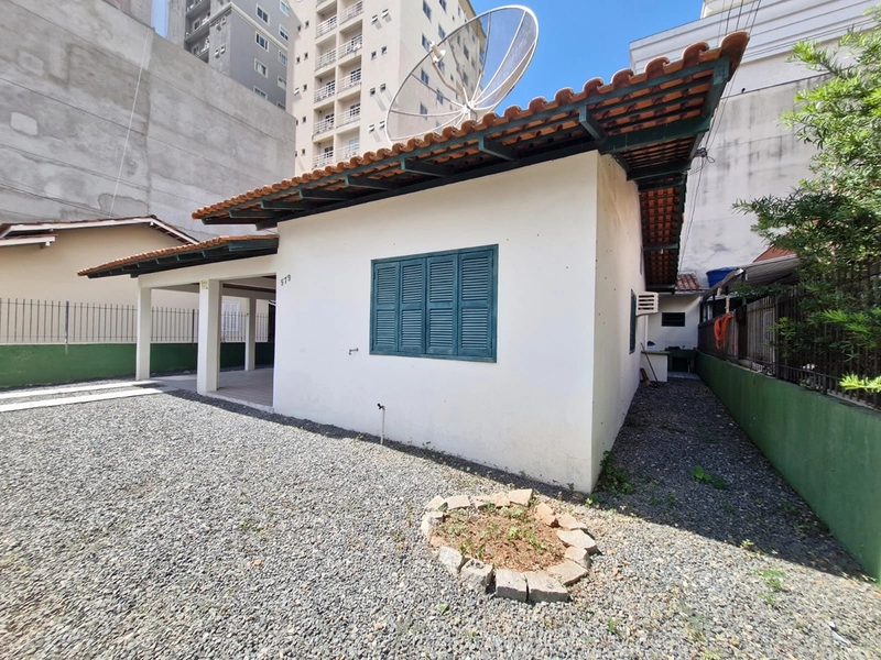 TERRENO COM CASA – MEIA PRAIA / ITAPEMA-SC (3ª QUADRA): 2ª foto da galeria de imagens do imóvel