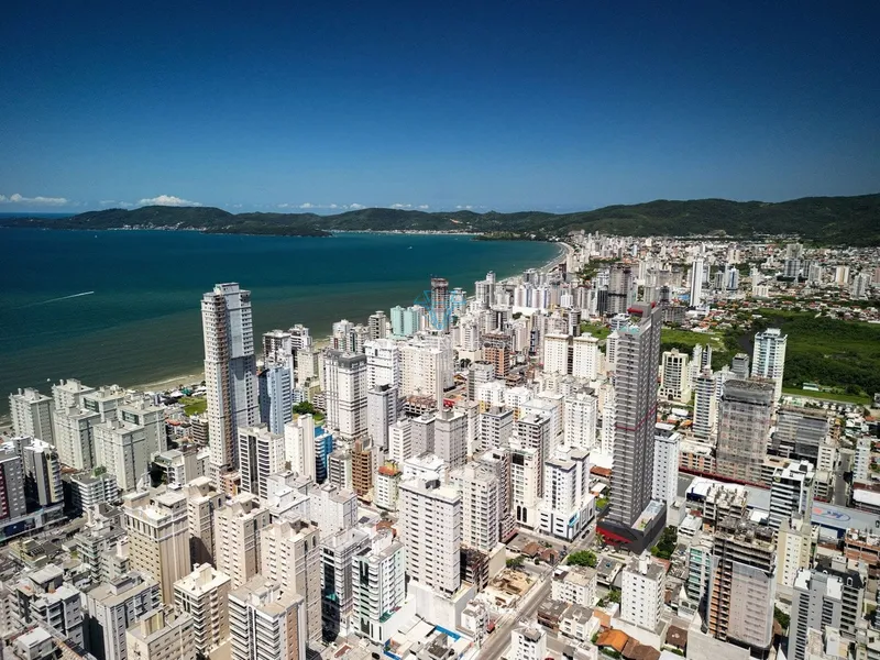 APARTAMENTO 04 - DORMITÓRIOS 04 - SUÍTES: 27ª foto da galeria de imagens do imóvel