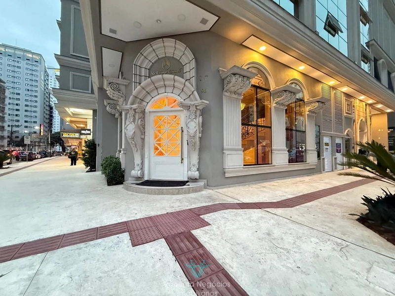 Balneário Camboriú - Centro ALTO PADRÃO 4 dormitórios (4 suítes): 2ª foto da galeria de imagens do imóvel