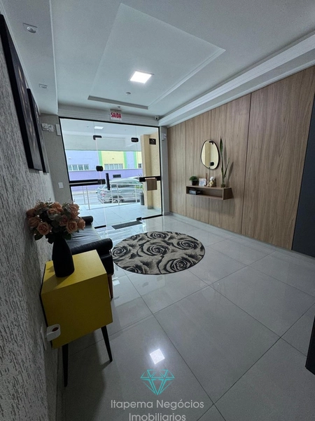 apartamento diferenciado 3 quartos e 1 vaga na Meia Praia: 2ª foto da galeria de imagens do imóvel