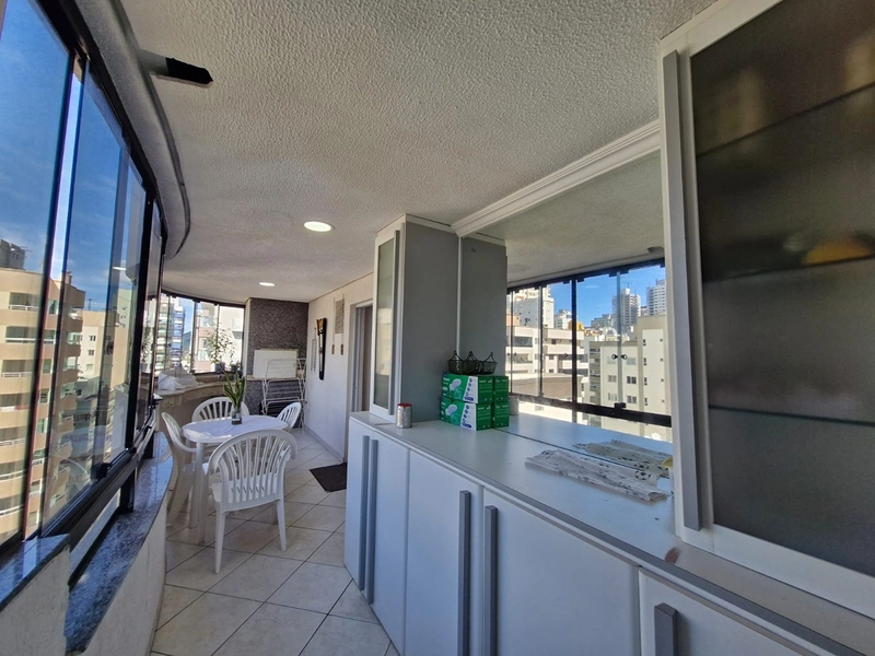 Apartamento para Locação - Meia Praia: 2ª foto da galeria de imagens do imóvel