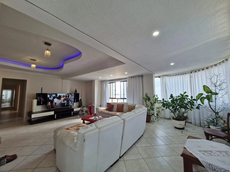 Apartamento para Locação - Meia Praia: 5ª foto da galeria de imagens do imóvel