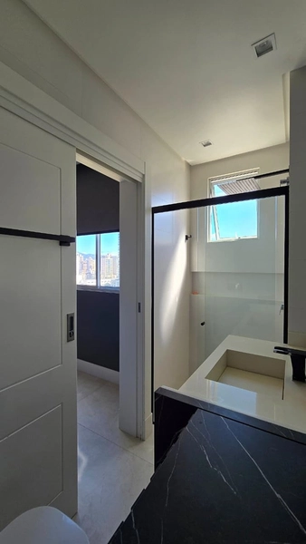 Ao Lado do  ' PIER O PORTO " : 35ª foto da galeria de imagens do imóvel