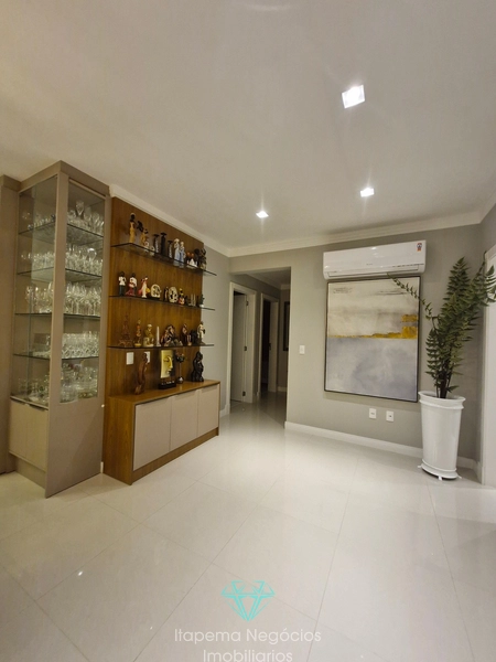 Apartamento diferenciado com 3 suítes e ampla área de lazer - Itapema: 3ª foto da galeria de imagens do imóvel