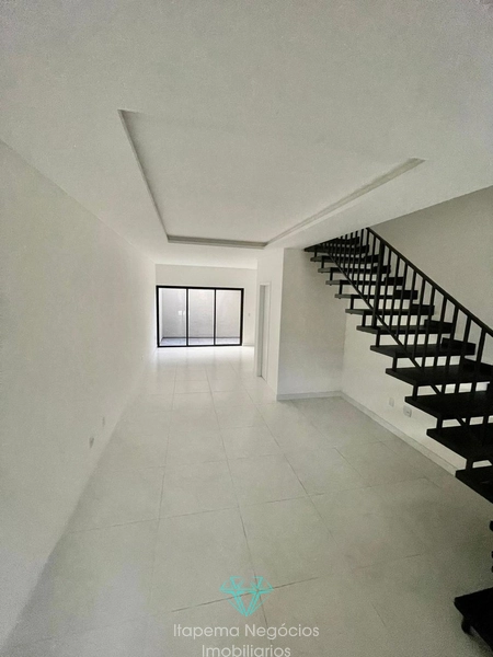 Sobrado à venda no bairro Várzea – Itapema/SC: 1ª foto da galeria de imagens do imóvel