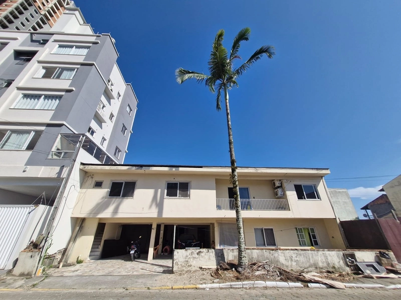 Casa / Terreno para Permuta – Meia Praia, Itapema/SC: 2ª foto da galeria de imagens do imóvel