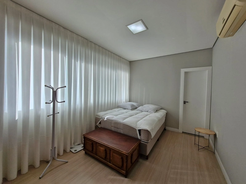 Venda – Hangar Mobiliado: 6ª foto da galeria de imagens do imóvel