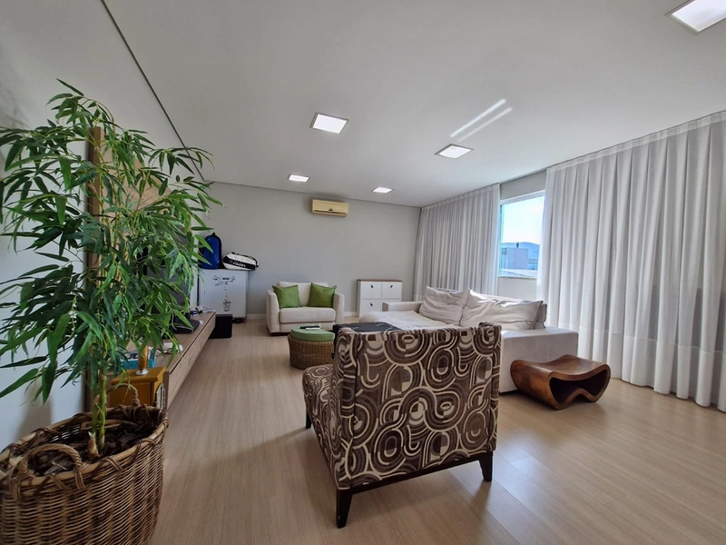 Venda – Hangar Mobiliado: 2ª foto da galeria de imagens do imóvel