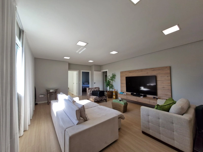 Venda – Hangar Mobiliado: 3ª foto da galeria de imagens do imóvel