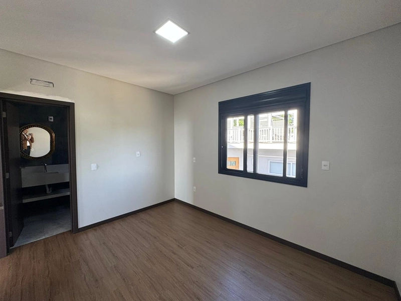 Casa de Alto Padrão em Condomínio Fechado em Bombinhas/SC: 35ª foto da galeria de imagens do imóvel