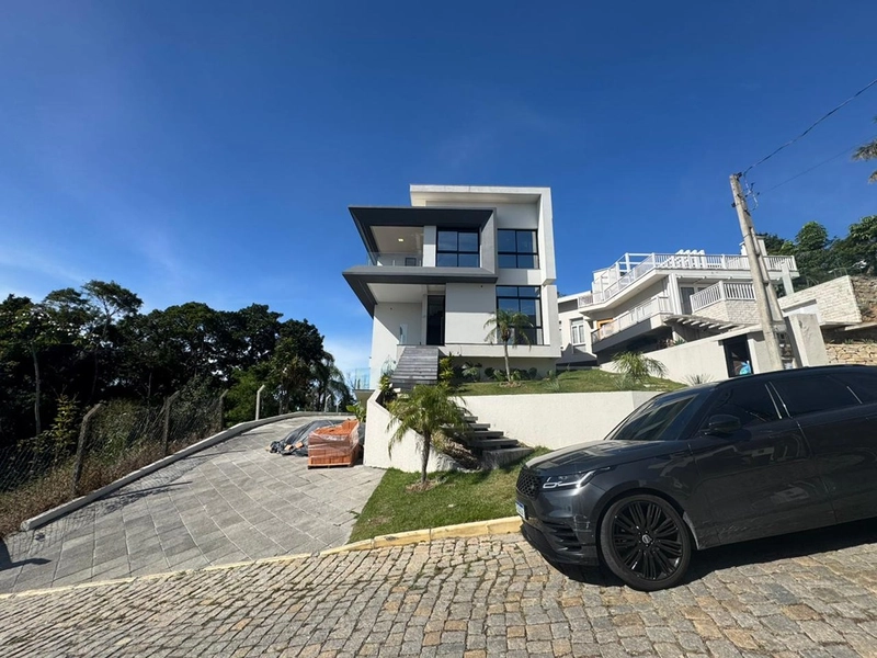 Casa de Alto Padrão em Condomínio Fechado em Bombinhas/SC: 84ª foto da galeria de imagens do imóvel