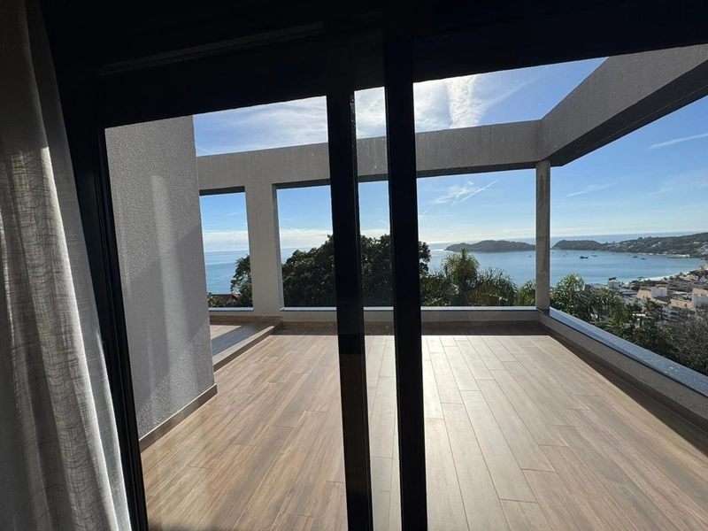 Casa de Alto Padrão em Condomínio Fechado em Bombinhas/SC: 7ª foto da galeria de imagens do imóvel