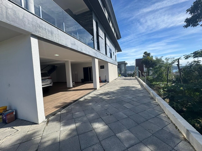 Casa de Alto Padrão em Condomínio Fechado em Bombinhas/SC: 8ª foto da galeria de imagens do imóvel