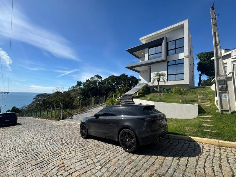 Casa de Alto Padrão em Condomínio Fechado em Bombinhas/SC: 90ª foto da galeria de imagens do imóvel