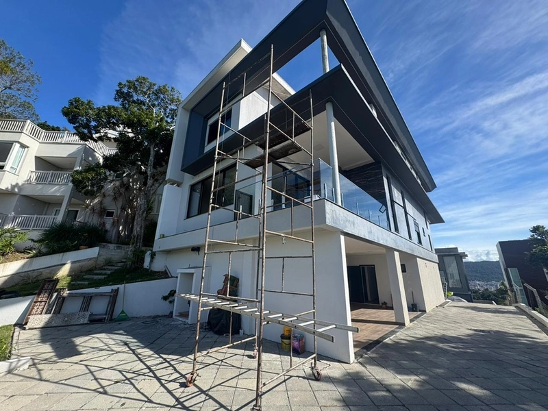 Casa de Alto Padrão em Condomínio Fechado em Bombinhas/SC: 82ª foto da galeria de imagens do imóvel