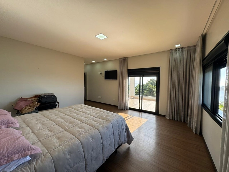 Casa de Alto Padrão em Condomínio Fechado em Bombinhas/SC: 29ª foto da galeria de imagens do imóvel