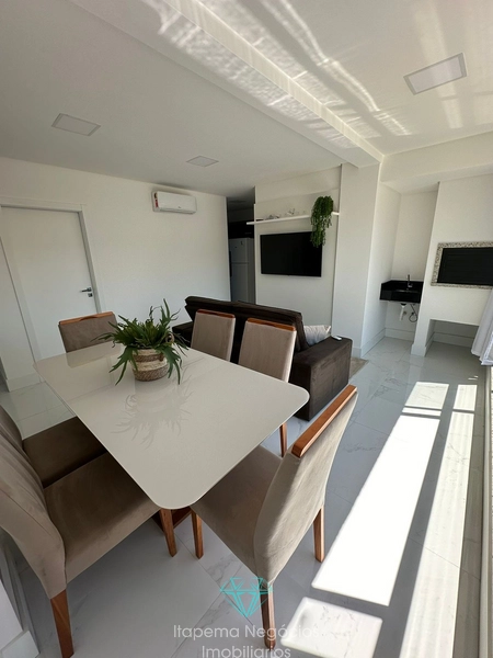 Apartamento 2 dormitórios 1 suíte , mobiliado - Bombinhas: 2ª foto da galeria de imagens do imóvel