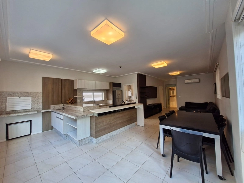 Belíssimo Apartamento localizado na região central de meia praia, apenas 250  metros do mar!: 2ª foto da galeria de imagens do imóvel
