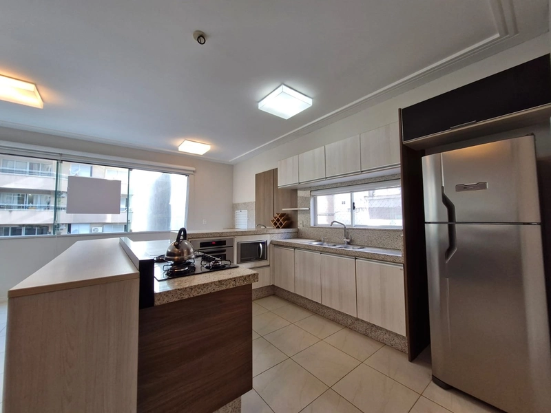 Belíssimo Apartamento localizado na região central de meia praia, apenas 250  metros do mar!: 4ª foto da galeria de imagens do imóvel