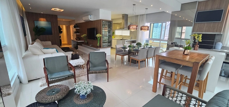 Pronto para morar - 04 SUÍTES 03 VAGAS DE GARAGE!: 1ª foto da galeria de imagens do imóvel