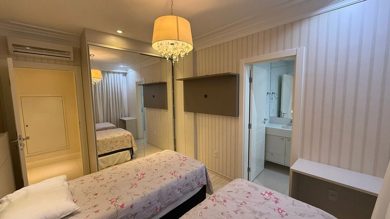 Itapema - Meia Praia   4 dormitórios (4 suítes)   3 vagas: 9ª foto da galeria de imagens do imóvel