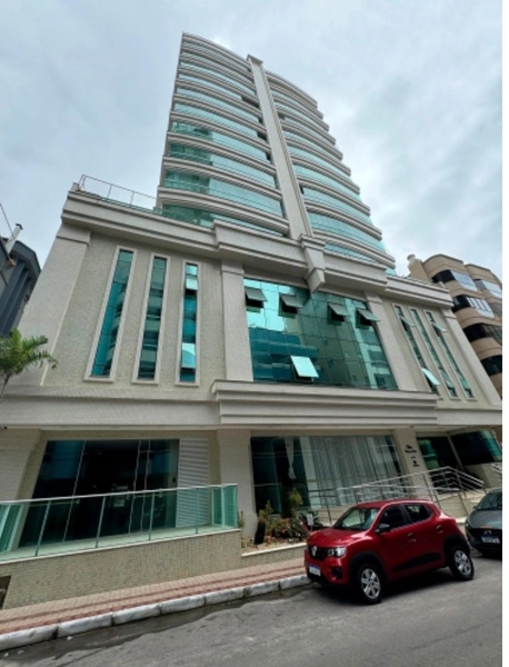 Apartamento com 4 suítes no centro de Itapema.: 2ª foto da galeria de imagens do imóvel