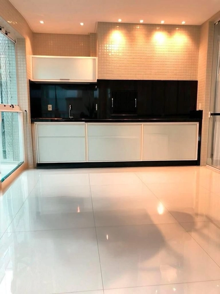 Apartamento com 4 suítes no centro de Itapema.: 5ª foto da galeria de imagens do imóvel