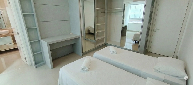 Cobertura Duplex  com Piscina Privativa - 4 vagas - Meia Praia / Itapema: 13ª foto da galeria de imagens do imóvel