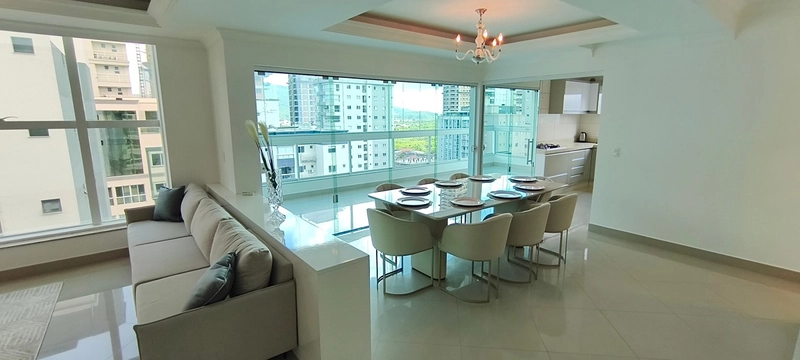 Cobertura Duplex  com Piscina Privativa - 4 vagas - Meia Praia / Itapema: 7ª foto da galeria de imagens do imóvel