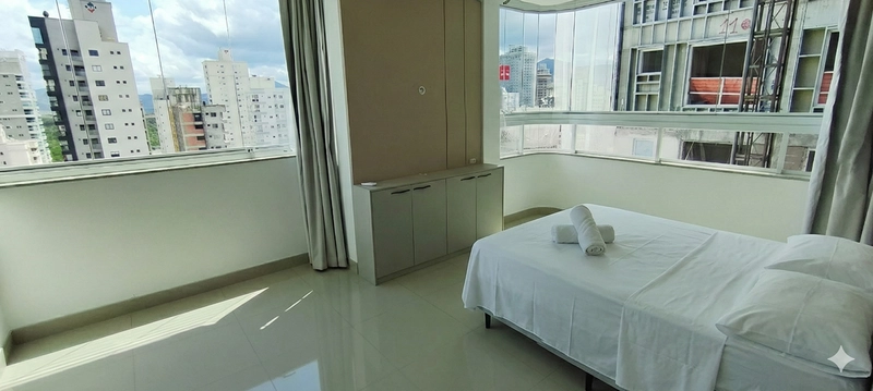 Cobertura Duplex  com Piscina Privativa - 4 vagas - Meia Praia / Itapema: 16ª foto da galeria de imagens do imóvel