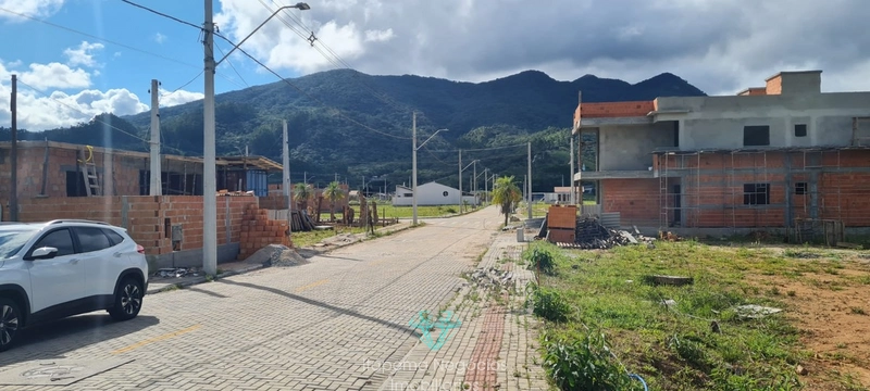 Terreno 271m², loteamento calçado, pronto p/ construir: 1ª foto da galeria de imagens do imóvel