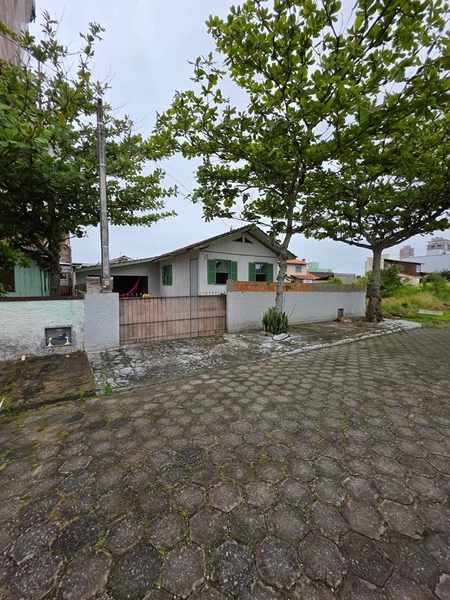 TERRENO COM CASA À VENDA – PEREQUÊ: 1ª foto da galeria de imagens do imóvel