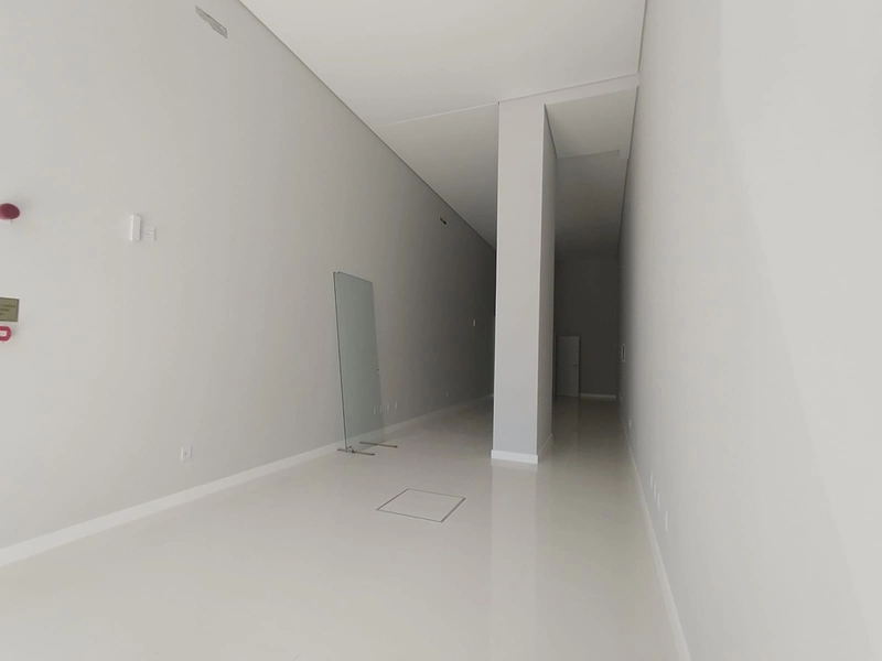 Sala Comercial para Locação no Centro de Itapema: 3ª foto da galeria de imagens do imóvel