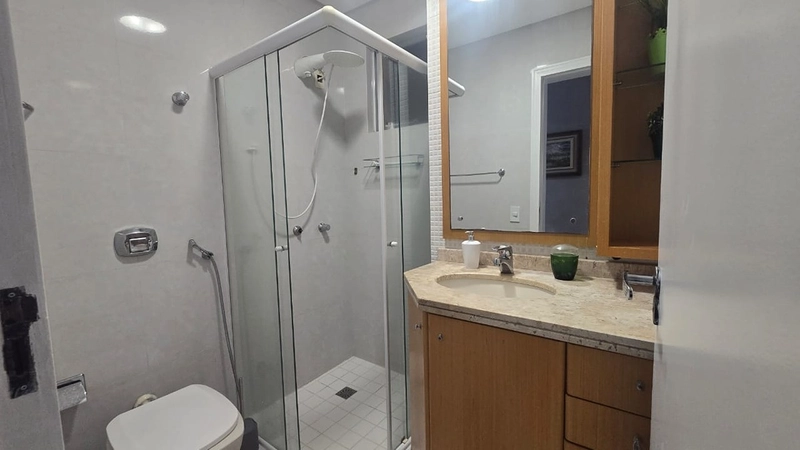 AMPLO APARTAMENTO DIFERENCIADO NA MEIA PRAIA – A 400M DO MAR: 18ª foto da galeria de imagens do imóvel