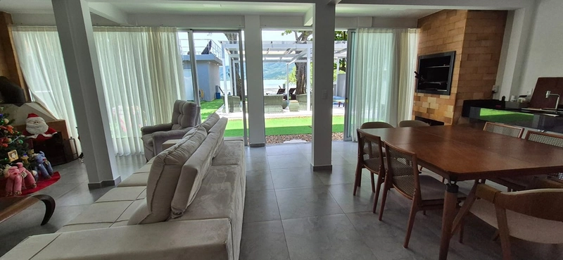 OPORTUNIDADE ÚNICA FRENTE MAR — TERRENO COM ESTRUTURA COMPLETA: 2ª foto da galeria de imagens do imóvel