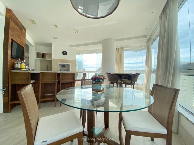 Apartamento 4 Suítes 5 Vagas , Mobiliado e Decorado - Quadra mar: 6ª foto da galeria de imagens do imóvel