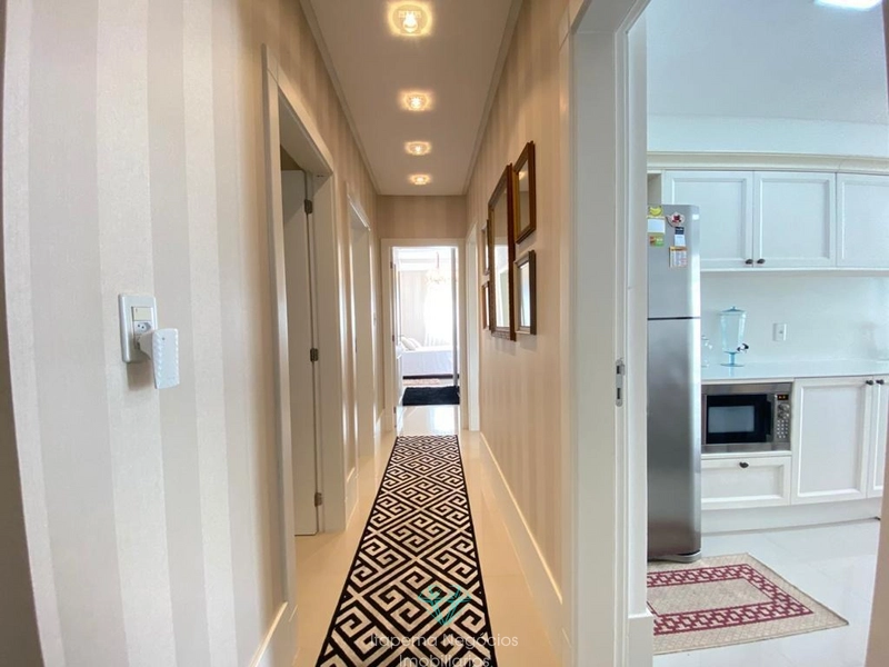 Apartamento 4 Suítes 5 Vagas , Mobiliado e Decorado - Quadra mar: 15ª foto da galeria de imagens do imóvel