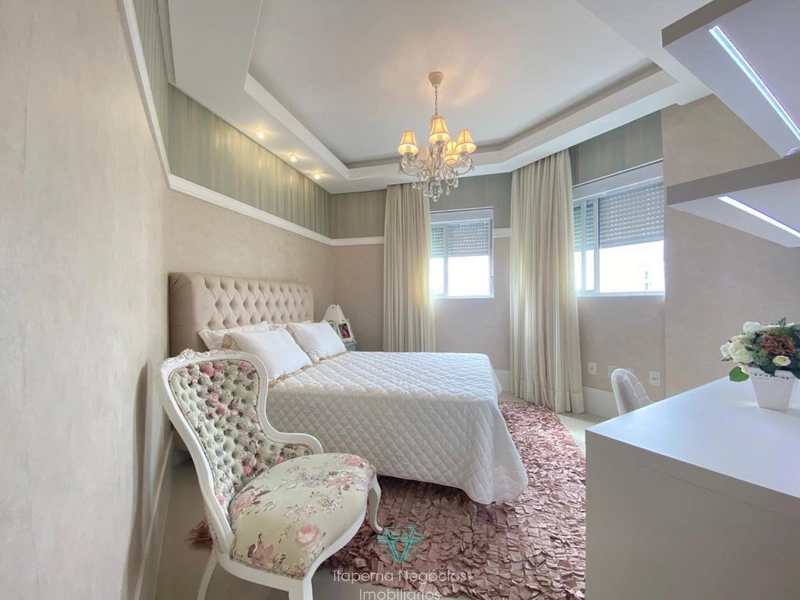 Apartamento 4 Suítes 5 Vagas , Mobiliado e Decorado - Quadra mar: 28ª foto da galeria de imagens do imóvel