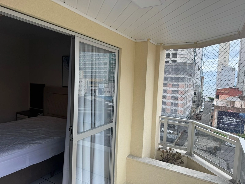 Amplo apartamento mobiliado para locação na Meia Praia: 3ª foto da galeria de imagens do imóvel