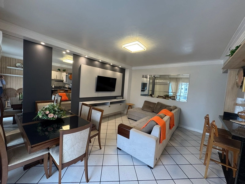 Amplo apartamento mobiliado para locação na Meia Praia: 28ª foto da galeria de imagens do imóvel