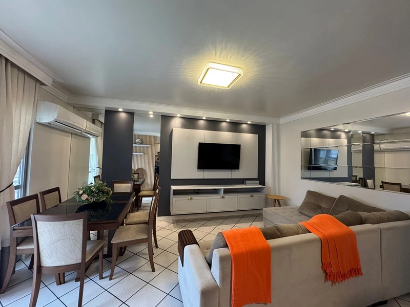 Amplo apartamento mobiliado para locação na Meia Praia: 30ª foto da galeria de imagens do imóvel