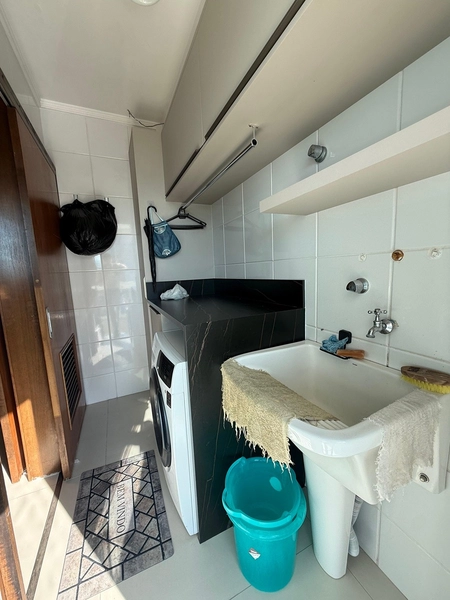 Requinte, frente ao mar, localizado em Meia Praia.: 25ª foto da galeria de imagens do imóvel