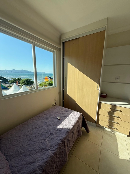 Requinte, frente ao mar, localizado em Meia Praia.: 18ª foto da galeria de imagens do imóvel