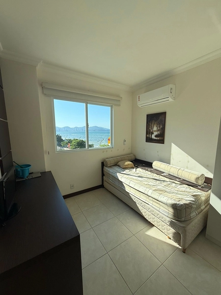 Requinte, frente ao mar, localizado em Meia Praia.: 22ª foto da galeria de imagens do imóvel