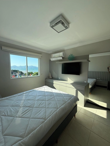 Requinte, frente ao mar, localizado em Meia Praia.: 16ª foto da galeria de imagens do imóvel